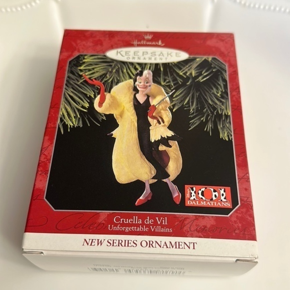 Hallmark Keepsake Ornament 1998 Cruella de Vil 101 Dalmations